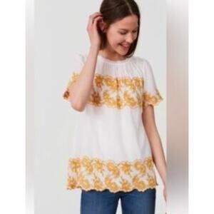 Cotton & linen cream colored short sleeve blouse w/golden Paisley embroidery, XS